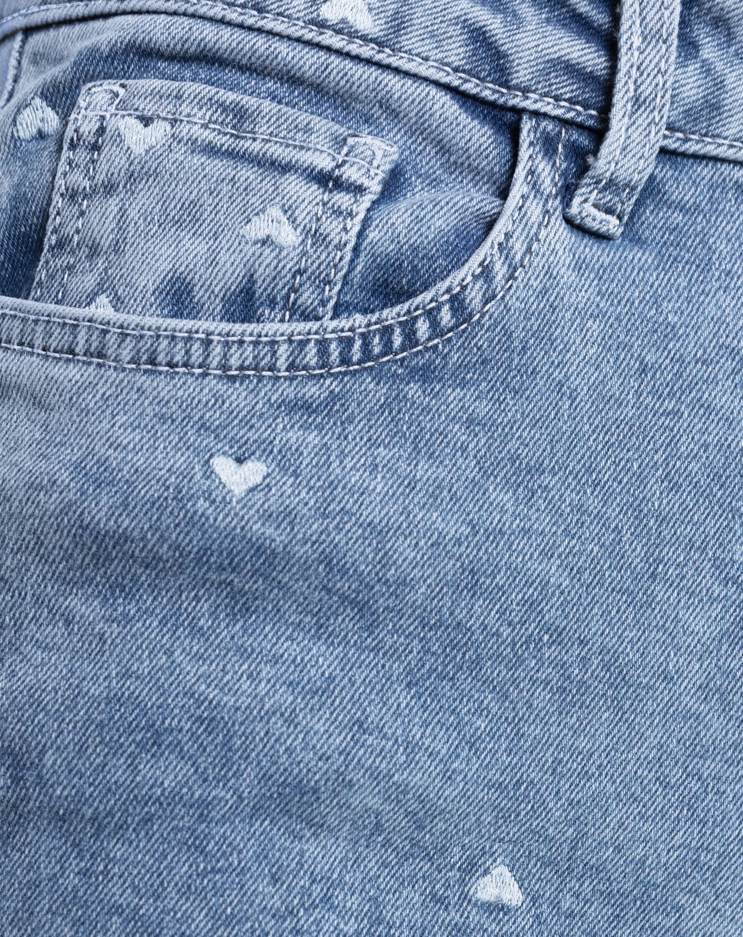 Vaqueros con corazones